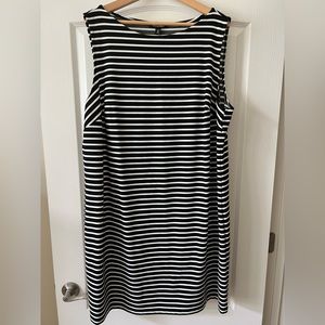 NWOT - Roz&Ali Black and White Striped dress. 3xl
